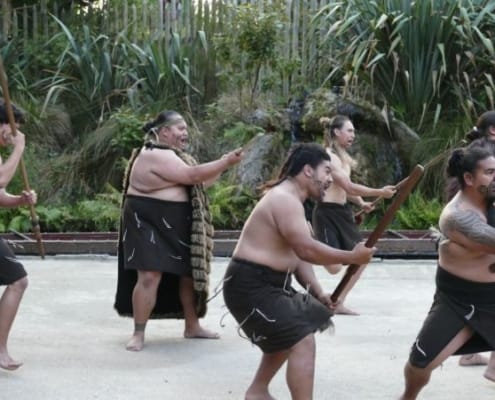ferntouristik-unterwegs_Neuseeland_Maori-Familie