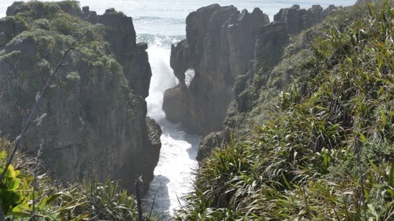 ferntouristik-unterwegs_Neuseeland_Punakaiki_Pancake-Rocks_Blowholes