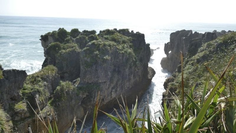 ferntouristik-unterwegs_Neuseeland_Punakaiki_Pancake-Rocks_Blowholes2