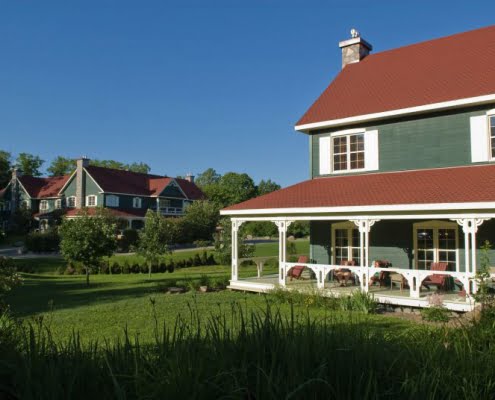 ferntouristik_Le Baluchon Éco-Villégiature_Anlage im Sommer ferntouristik_Le-Baluchon-Éco-Villégiature_Anlage-im-Sommer