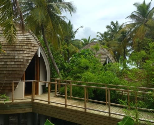 ferntouristik_unterwegs_Malediven_Faarufushi_Stelzenbungalow