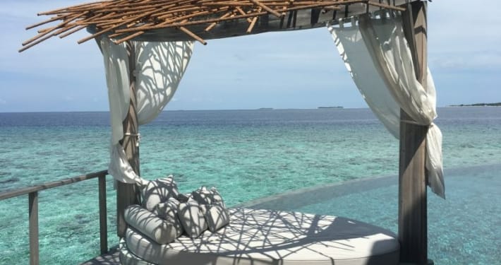 ferntouristik_unterwegs_Malediven_Milaidhoo-Island_Wasserbungalow