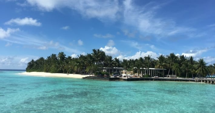 ferntouristik_unterwegs_Malediven_Raffles-Maldives-Meradhoo_Ankommen