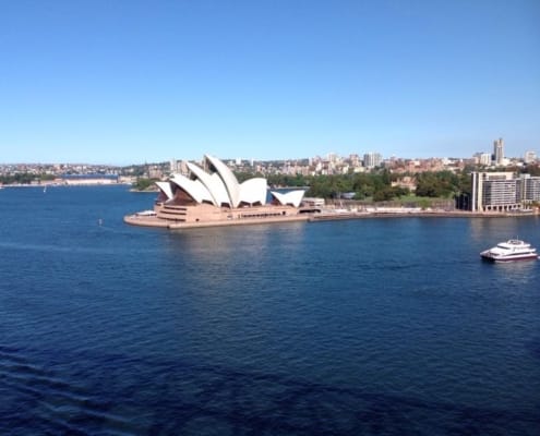 ferntouristik_unterwegs_Sydney_Oper-vom-Wasser-aus