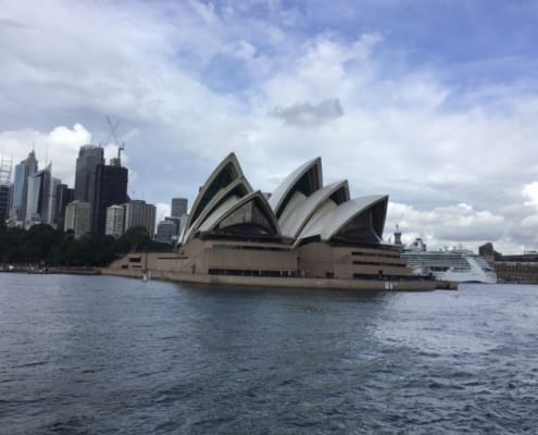 ferntouristik_unterwegs_Sydney_Oper_Wasserseite